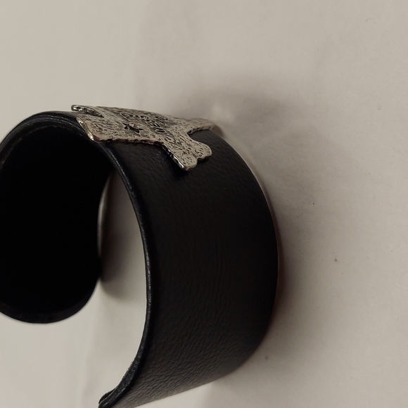 NWT Faux Leather Hammered Don't Mess with Texas Cuff - Picture 4 of 8